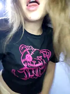 Snapshot of bambiluly chatting on October 17, 11:07 pm bambiluly online show from October 17, 11:07 pm