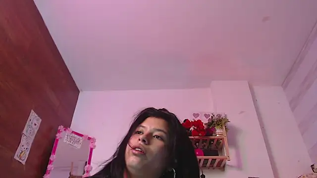 petite coral online show from May 24, 12:48 am