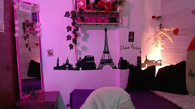 petite coral online show from May 25, 1:11 am