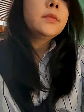 Snapshot of Alice9988 chatting on October 17, 8:28 am Alice9988 online show from October 17, 8:28 am