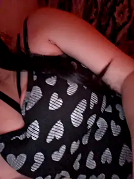 Snapshot of Ariana381 chatting on November 5, 9:15 pm Ariana381 online show from November 5, 9:15 pm