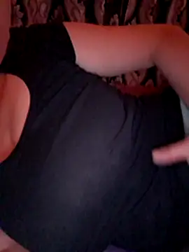 Snapshot of Ariana381 chatting on November 6, 9:37 pm Ariana381 online show from November 6, 9:37 pm