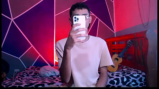 gsusss feet online show from February 3, 4:45 pm