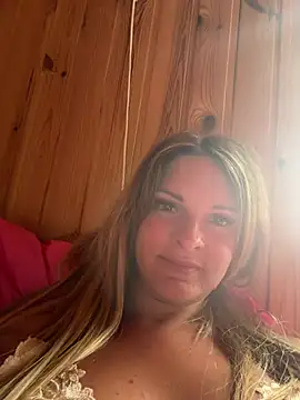kinkysarahx online show from July 19, 8:40 am