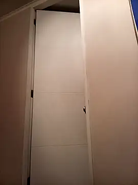 lilivalkova online show from April 21, 2:51 am