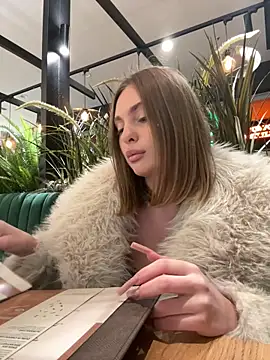 Snapshot of VIP_MILENA chatting on November 25, 3:23 pm VIP MILENA online show from November 25, 3:23 pm