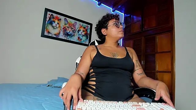 bellota smitt online show from October 17, 7:16 pm