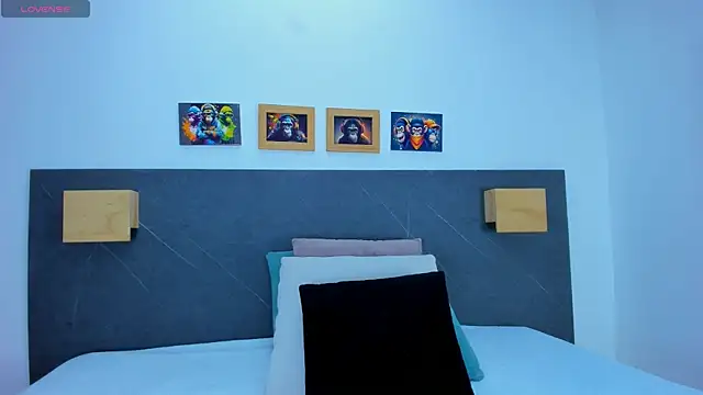 iamdoll online show from April 22, 7:59 pm