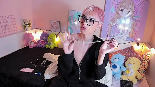 Strawberry Kitty  online show from November 13, 10:52 pm