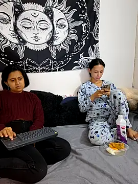 emily n abby online show from July 6, 2:03 pm