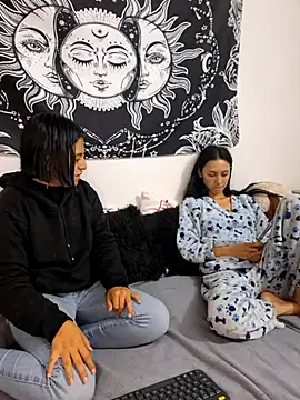 emily n abby online show from July 10, 2:08 pm