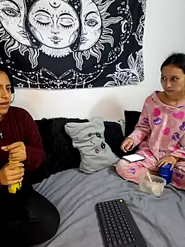 emily n abby online show from July 17, 1:40 pm