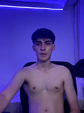 Snapshot of WarrenBlushfire chatting on October 26, 5:13 am WarrenBlushfire online show from October 26, 5:13 am