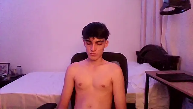 Snapshot of WarrenBlushfire chatting on October 27, 3:43 am WarrenBlushfire online show from October 27, 3:43 am