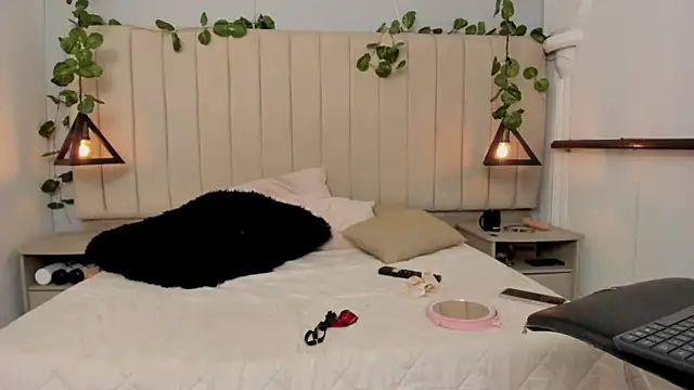 Amelia Brixton online show from November 30, 4:22 pm