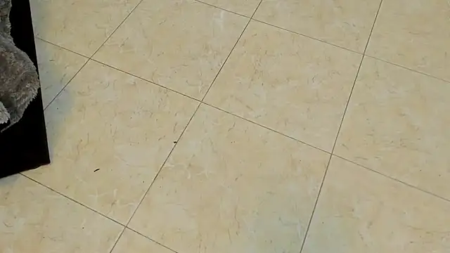 Amelia Brixton online show from January 9, 4:15 am