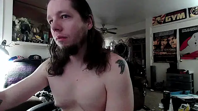 biggerisbetter12 online show from October 18, 9:48 pm