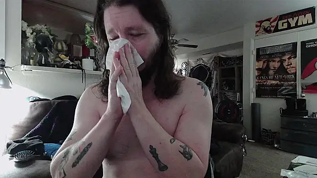 biggerisbetter12 online show from April 21, 7:39 pm