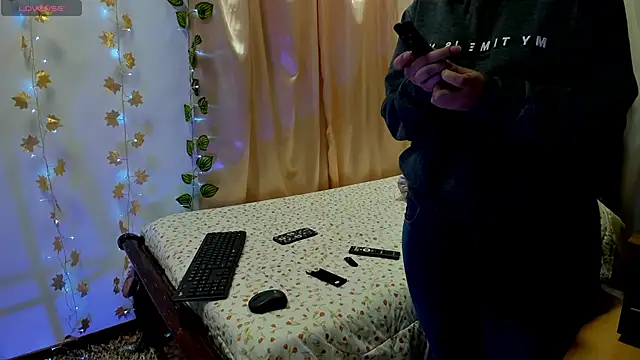 Milie yue online show from November 10, 2:05 pm