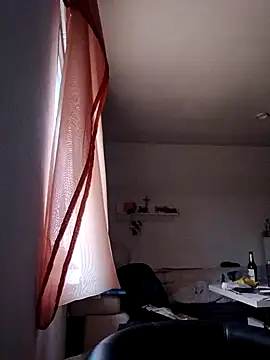 nmyour online show from October 25, 1:18 pm