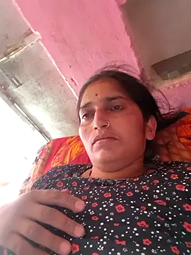 Pooja shre online show from April 3, 8:45 am