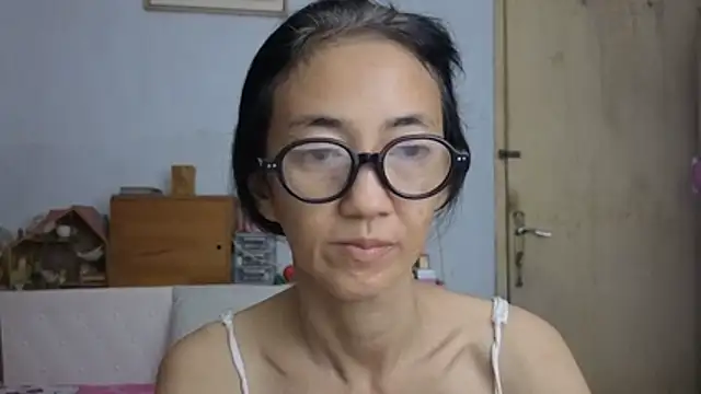 Snapshot of princessD077 chatting on May 1, 5:06 pm princessD077 online show from May 1, 5:06 pm