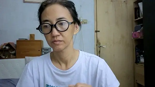 Snapshot of princessD077 chatting on May 21, 10:39 pm princessD077 online show from May 21, 10:39 pm