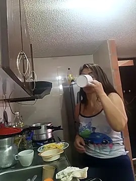 Snapshot of AmeliHoney chatting on November 27, 1:57 pm AmeliHoney online show from November 27, 1:57 pm