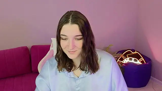 AnnieDodge online show from October 18, 5:54 am