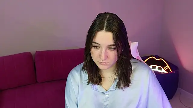 AnnieDodge online show from October 19, 1:17 am