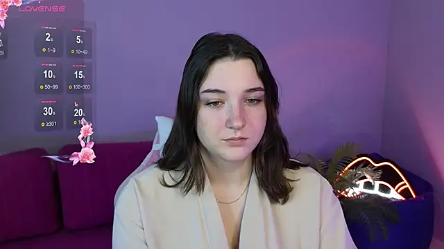 AnnieDodge online show from October 26, 1:33 am