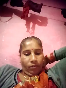 OliveGreen22 online show from November 10, 7:07 am