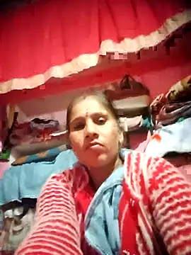 OliveGreen22 online show from November 17, 2:45 pm