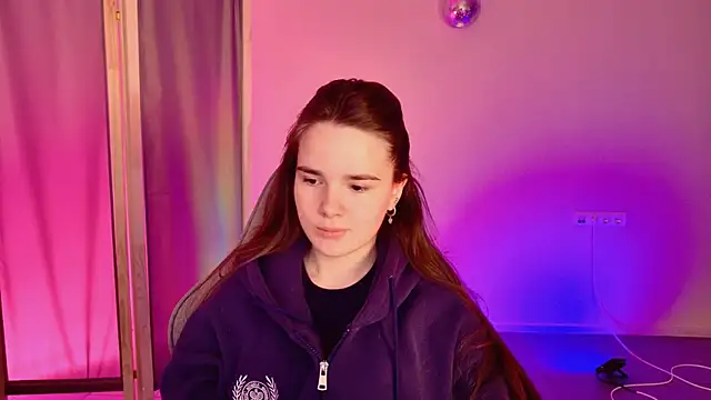 May Bloom online show from April 21, 10:10 am