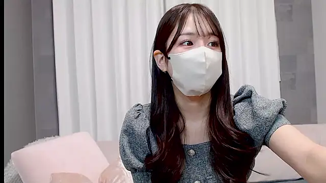 Snapshot of LOVE_MIREI_LOVE chatting on May 10, 11:04 am LOVE MIREI LOVE online show from May 10, 11:04 am