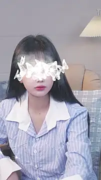 Snapshot of Yiyi_cute chatting on October 18, 6:16 am Yiyi cute online show from October 18, 6:16 am