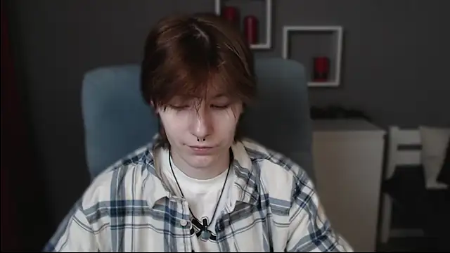 guitarandangell online show from December 4, 8:12 am