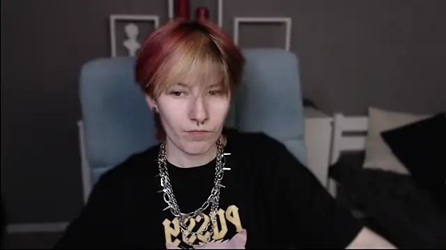 guitarandangell online show from April 21, 9:04 am