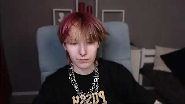 guitarandangell online show from April 22, 7:22 am