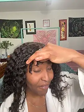 Snapshot of DaisyMynx chatting on December 5, 4:10 am DaisyMynx online show from December 5, 4:10 am