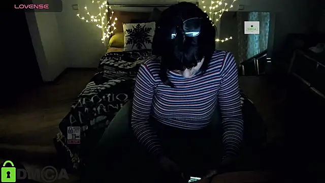 A Skyy online show from April 21, 2:51 am