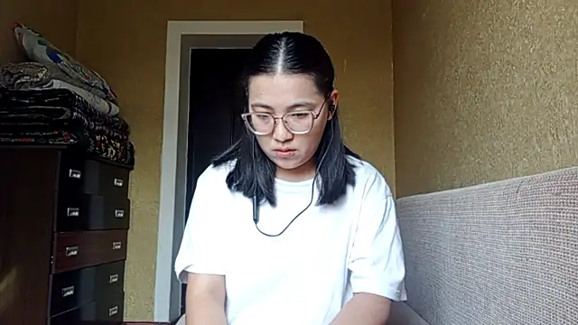 LinneaHyles online show from November 15, 7:27 am