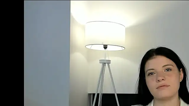 Snapshot of DelilahNifong chatting on October 18, 8:26 am DelilahNifong online show from October 18, 8:26 am