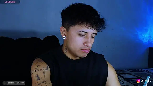 jhon mendoza  online show from November 6, 6:31 pm