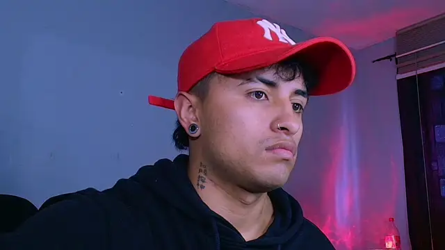 jhon mendoza  online show from November 17, 6:35 pm