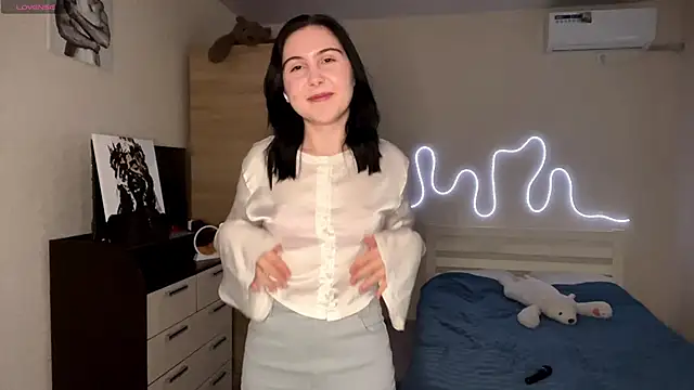 MyraLitterers online show from April 22, 4:19 pm