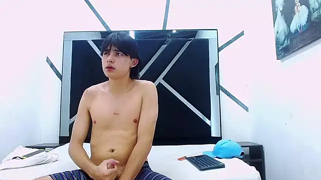 Tom 0001 online show from October 29, 9:38 pm