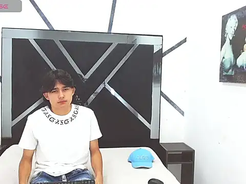 Tom 0001 online show from November 6, 8:21 pm