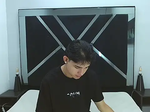 Tom 0001 online show from December 19, 12:45 pm