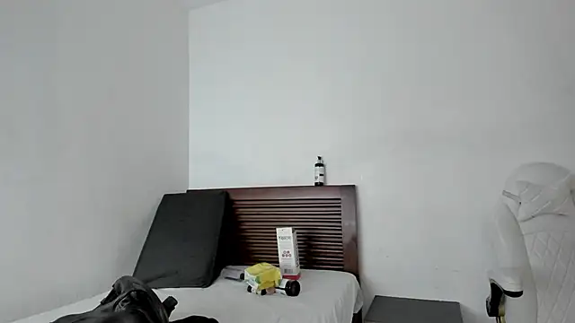 tifanymonroe online show from November 3, 11:22 am